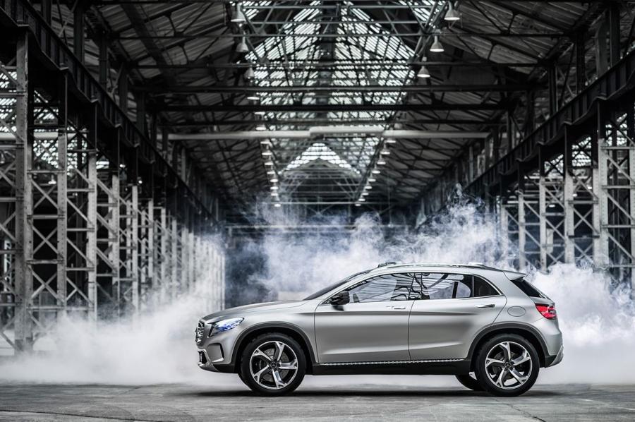  Mercedes-Benz GLA Concept 2013 года  (фото 38 из 42)